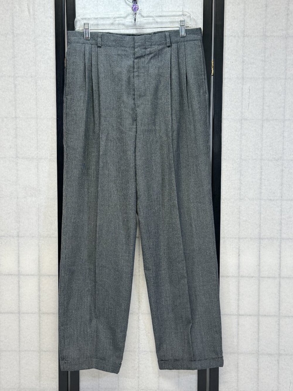 Vintage Houndstooth Plaid Triple Pleat Cuffed Dress Trousers Pants Grey Black 33